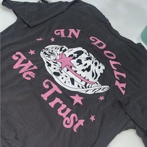 Graphic Tee with Pink and Black Design
Dolly Parton
